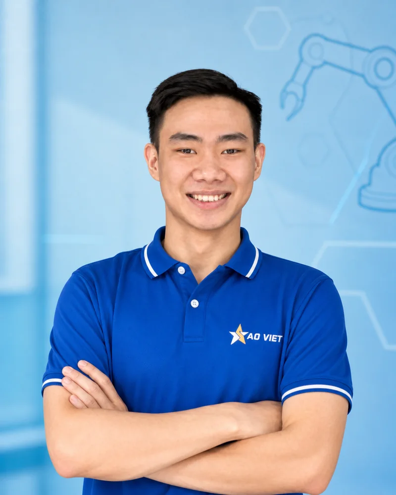Giáo viên hướng dẫn dự án tại Sao Việt Robotics